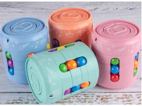 Finger top Barker ball new puzzle decompression double-sided cube fingertip rainbow ball rotating hamburger magic bean Green